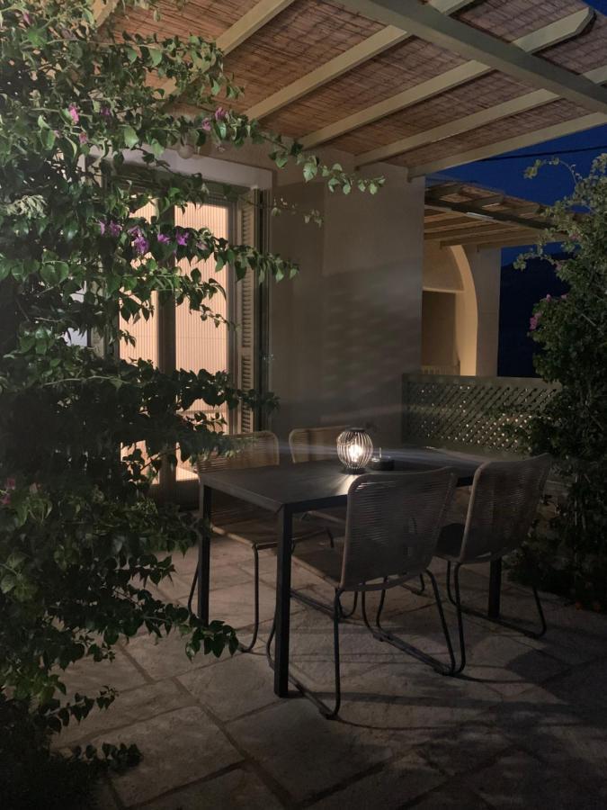 Nysa Residence Menites Bagian luar foto