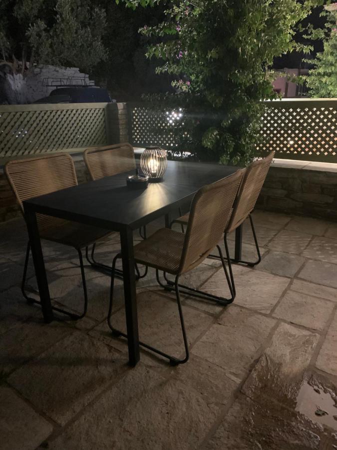 Nysa Residence Menites Bagian luar foto
